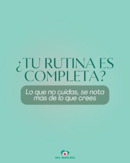 ¿Tu rutina es completa? Tu rostro no termina en la mandíbula.
Cuando hablamos de cuidar la piel, solemos pensar solo en el rostro. Pero hay dos zonas que muchas veces olvidamos… y que delatan más de lo que imaginas: el cuello y el escote. Son áreas delicadas, con una piel más fina, que sufren los mismos efectos del sol, del paso del tiempo, e incluso de mirar el móvil cada día.

🔸 Suelen mostrar arrugas antes que el rostro
🔸 Acumulan manchas si no se protegen del sol
🔸 Pierden firmeza y elasticidad si no se hidratan bien
💬 No basta con aplicar la crema facial “de paso”.
Estas zonas necesitan atención específica, y en la clínica te guiamos para hacerlo de forma correcta y efectiva.

📅 Agenda tu cita con la Dra. Nuria y empieza a cuidar tu piel…
de verdad.